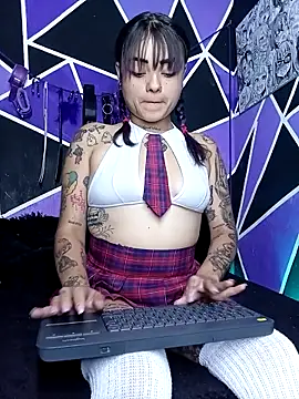 Snapshot of ChloeAllennn chatting on 09.16.25 ChloeAllennn online show from 09.16.25