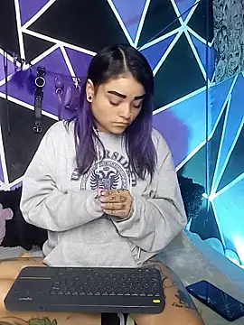 Snapshot of ChloeAllennn chatting on 09.18.25 ChloeAllennn online show from 09.18.25
