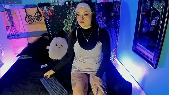 ChloeAllennn online show from 04.23.26