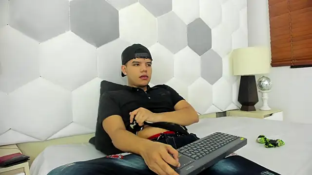 Snapshot of Axel_Forte chatting on 02.10.26 Axel Forte online show from 02.10.26