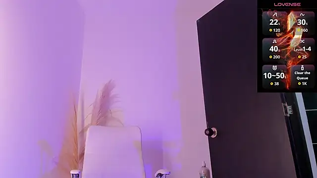 Maite Smith  online show from 11.05.25