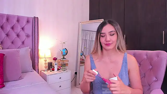 natashaleightt online show from 03.09.25