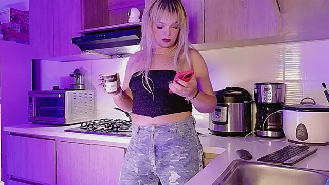 ScarletThompsonx online show from 04.30.26
