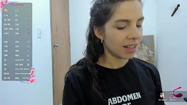 Snapshot of jessyegoldenn chatting on 03.10.26 jessyegoldenn online show from 03.10.26