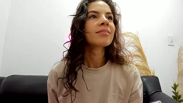 jessyegoldenn online show from 06.18.26