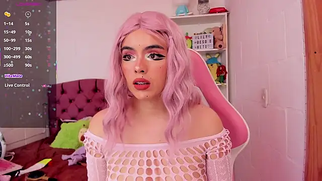 Snapshot of kit_kat_10 chatting on 02.25.25 kit kat 10 online show from 02.25.25