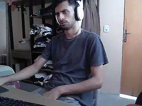 Snapshot of iendriw chatting on 03.19.25 iendriw online show from 03.19.25