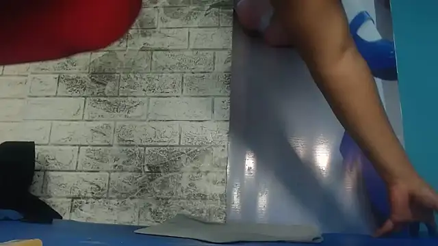 Snapshot of darlingsharon chatting on 09.08.25 darlingsharon online show from 09.08.25