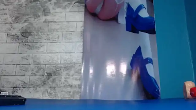 Snapshot of darlingsharon chatting on 09.12.25 darlingsharon online show from 09.12.25