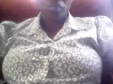 Snapshot of LoveDropss chatting on 02.25.25 LoveDropss online show from 02.25.25