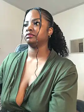 Snapshot of ValerieBlakee chatting on 09.27.25 ValerieBlakee online show from 09.27.25