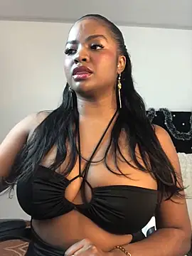 Snapshot of ValerieBlakee chatting on 12.20.25 ValerieBlakee online show from 12.20.25