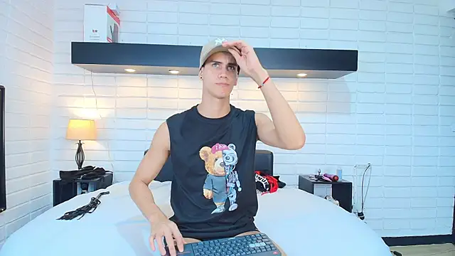 Maximiliano  Fire online show from 03.11.25