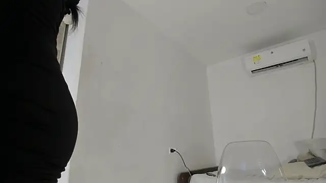 flor herrera01 online show from 03.15.25