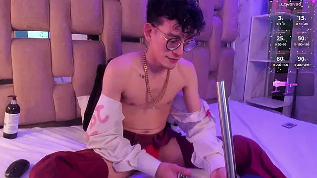 ValentinoMoreti online show from 03.14.25