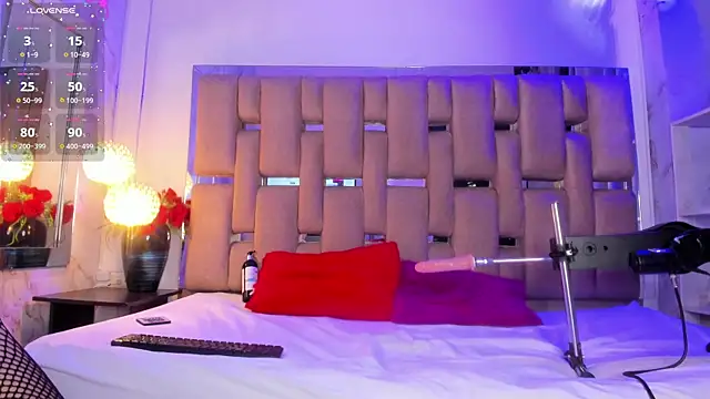 ValentinoMoreti online show from 03.15.25