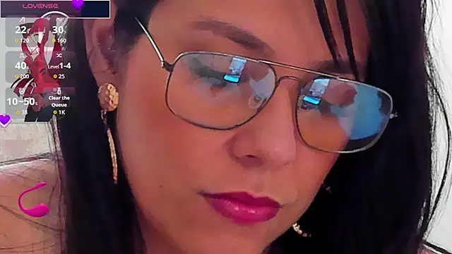 Snapshot of isabellarous- chatting on 06.13.26 isabellarous- online show from 06.13.26