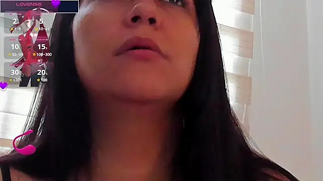 Snapshot of isabellarous- chatting on 06.18.26 isabellarous- online show from 06.18.26