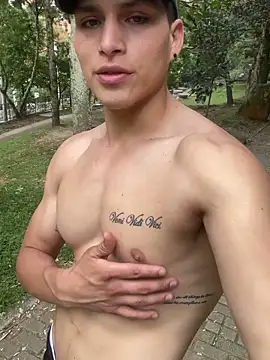 Snapshot of MaxxxSteil chatting on 03.10.25 MaxxxSteil online show from 03.10.25