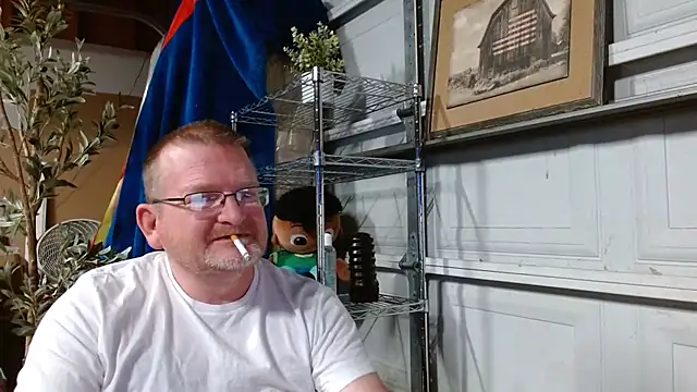 Snapshot of Randomoldguy615 chatting on 02.26.25 Randomoldguy615 online show from 02.26.25