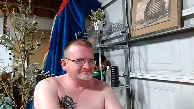 Snapshot of Randomoldguy615 chatting on 02.27.25 Randomoldguy615 online show from 02.27.25