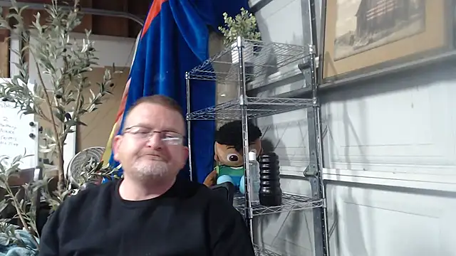 Snapshot of Randomoldguy615 chatting on 02.28.25 Randomoldguy615 online show from 02.28.25