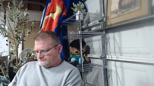 Snapshot of Randomoldguy615 chatting on 03.02.25 Randomoldguy615 online show from 03.02.25