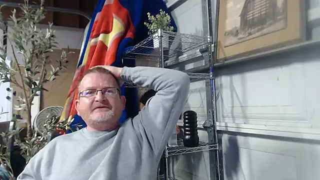 Snapshot of Randomoldguy615 chatting on 03.02.25 Randomoldguy615 online show from 03.02.25