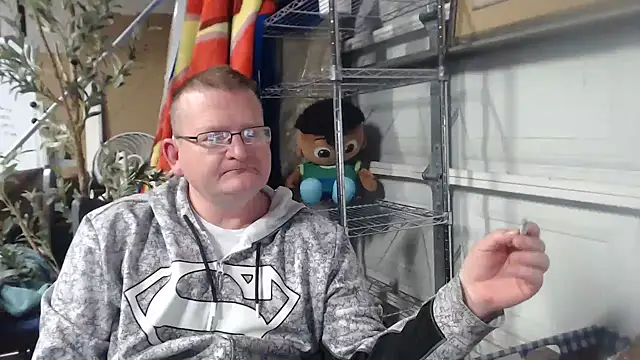 Snapshot of Randomoldguy615 chatting on 03.11.25 Randomoldguy615 online show from 03.11.25