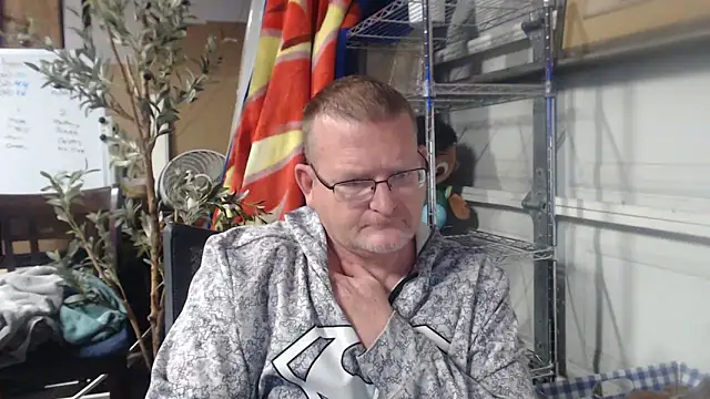 Snapshot of Randomoldguy615 chatting on 03.15.25 Randomoldguy615 online show from 03.15.25