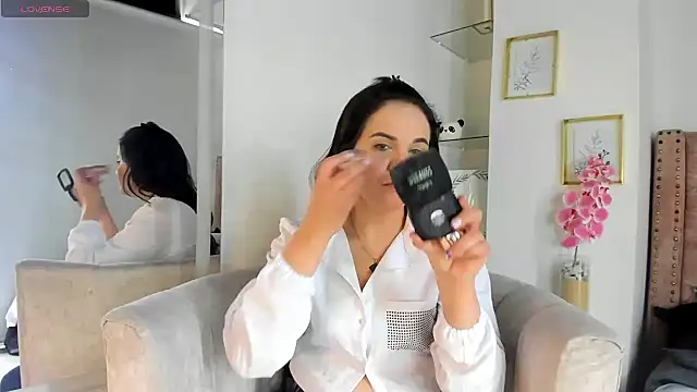 laura hotties online show from 06.19.26
