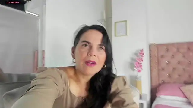 laura hotties online show from 07.15.26