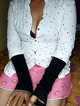 Snapshot of geetha_telugu_kan277 chatting on 11.11.25 geetha telugu kan277 online show from 11.11.25