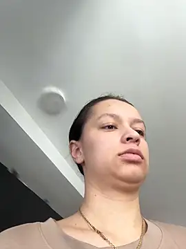 Snapshot of Soy_Sara7 chatting on 12.14.25 Soy Sara7 online show from 12.14.25