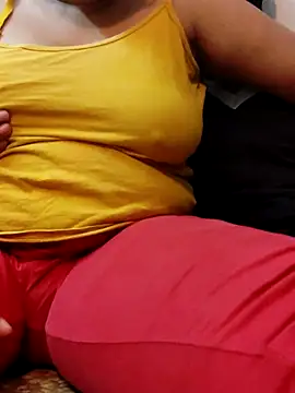 Snapshot of mythilli chatting on 03.17.25 mythilli online show from 03.17.25