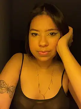 Snapshot of KiaraCut chatting on 03.27.26 KiaraCut online show from 03.27.26