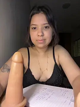 Snapshot of KiaraCut chatting on 03.29.26 KiaraCut online show from 03.29.26