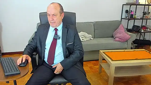 Snapshot of masterboy50 chatting on 10.26.25 masterboy50 online show from 10.26.25