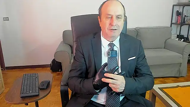 Snapshot of masterboy50 chatting on 11.27.25 masterboy50 online show from 11.27.25