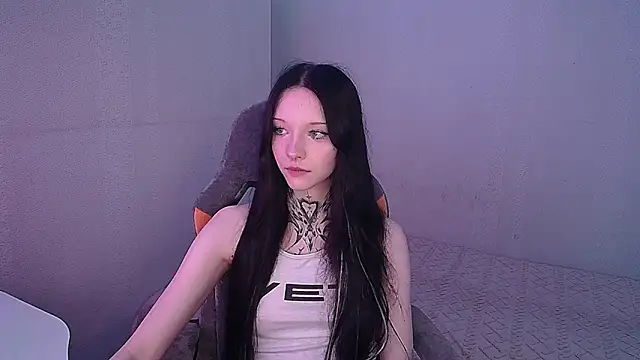 mefwhore online show from 10.13.25