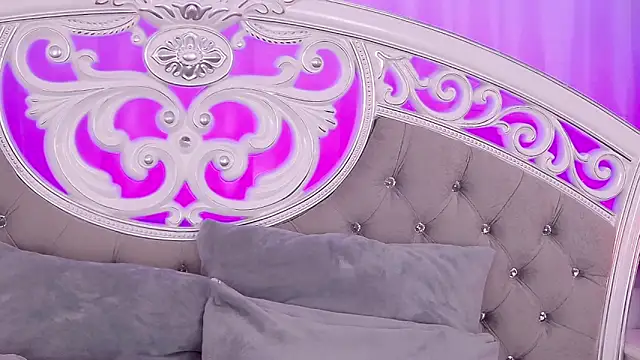 Snapshot of IvyAngel chatting on 02.25.25 IvyAngel online show from 02.25.25