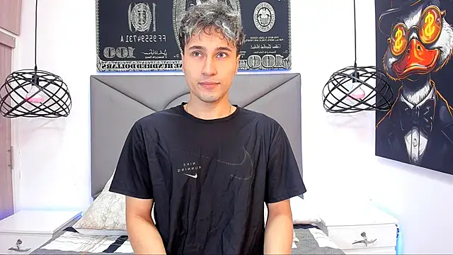 Snapshot of buddy_whitte chatting on 11.17.25 buddy whitte online show from 11.17.25