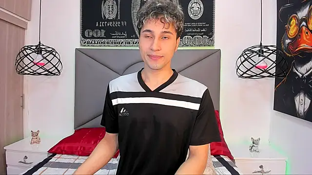 Snapshot of buddy_whitte chatting on 12.04.25 buddy whitte online show from 12.04.25