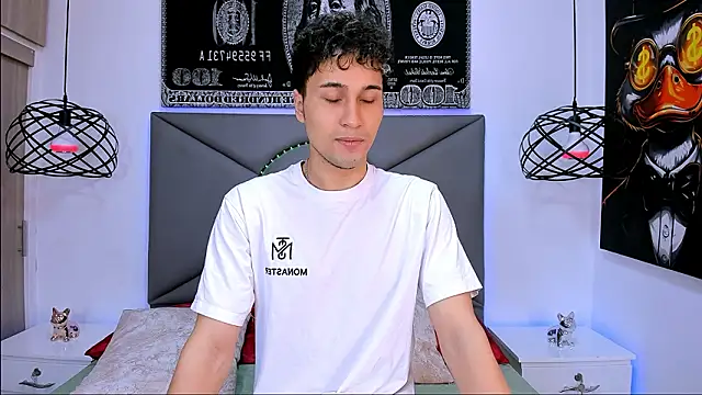 Snapshot of buddy_whitte chatting on 02.14.26 buddy whitte online show from 02.14.26