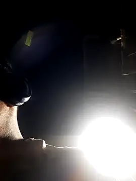 Snapshot of Elcabezhupas97 chatting on 10.31.25 Elcabezhupas97 online show from 10.31.25