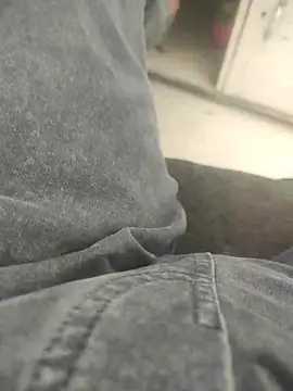 Snapshot of bbclip chatting on 03.21.25 bbclip online show from 03.21.25