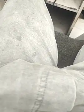 Snapshot of bbclip chatting on 10.19.25 bbclip online show from 10.19.25