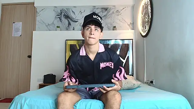 KING OFF BOYS online show from 09.29.25