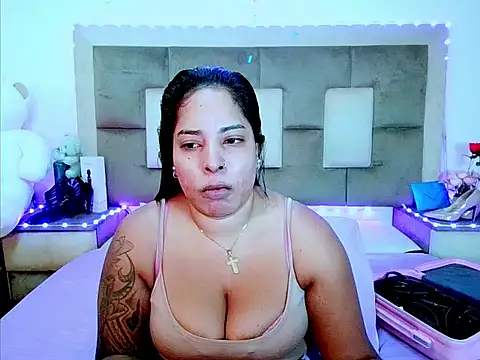 Snapshot of indiantopaz694u chatting on 07.11.26 indiantopaz694u online show from 07.11.26