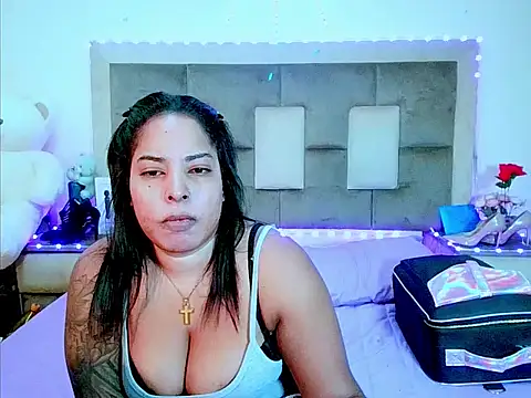 Snapshot of indiantopaz694u chatting on 07.23.26 indiantopaz694u online show from 07.23.26